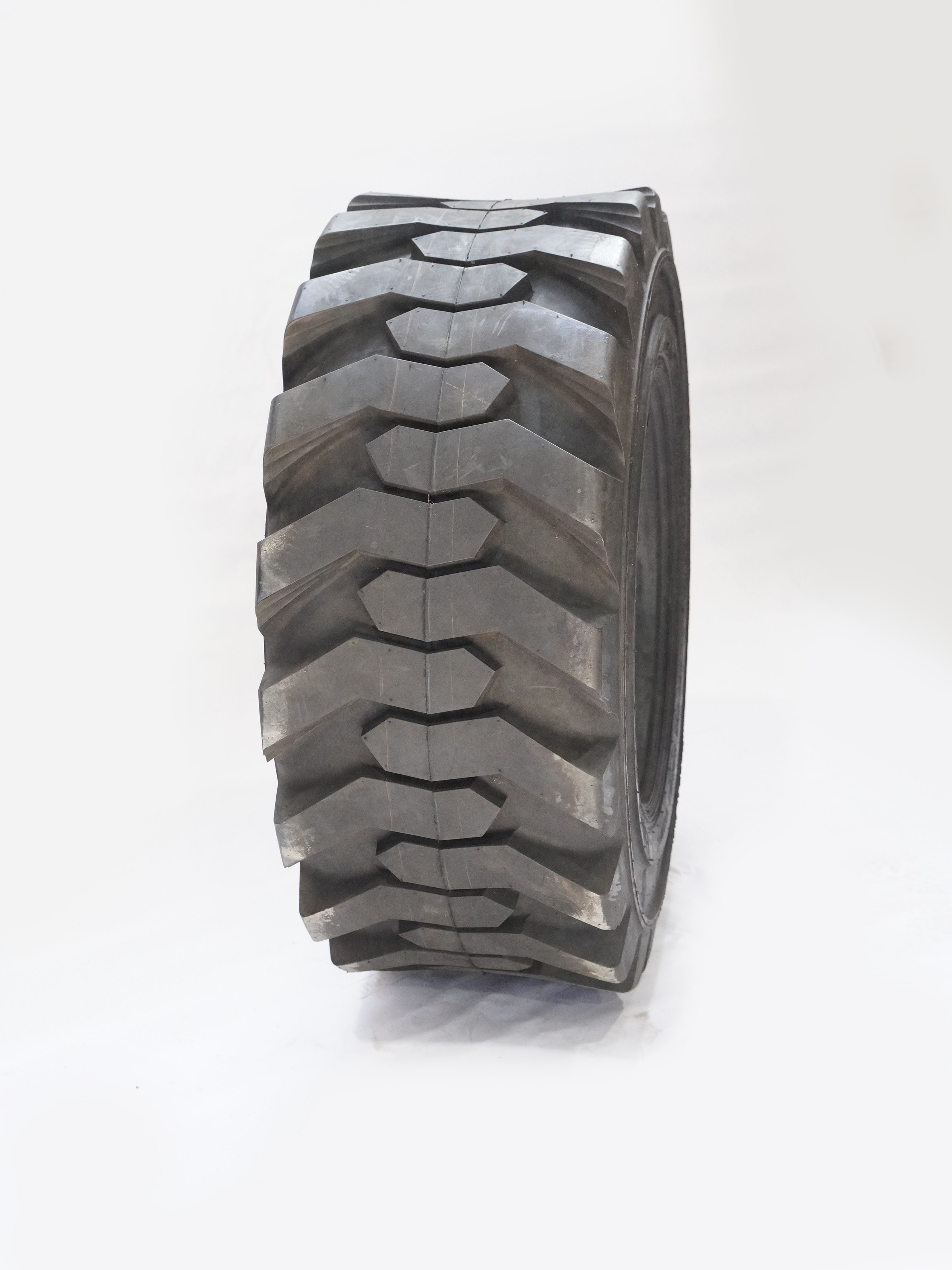 С/х шина 15-19,5 Deestone D304 14PR EW RG TL