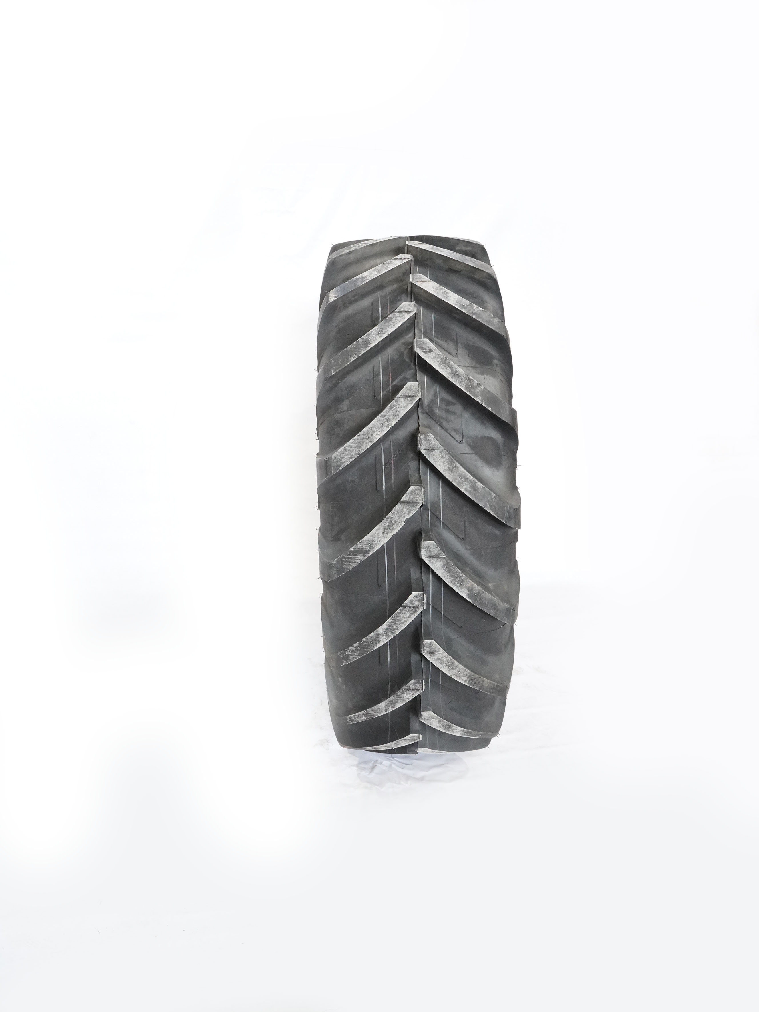 С/х шина 16,9 R28 (420/85 R28) Michelin 141A8/138B TL Б/У