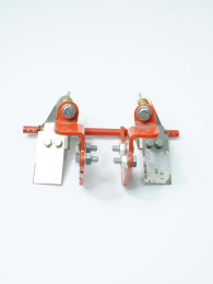 Кронштейн с чистиками в сборе N1501330 KUHN